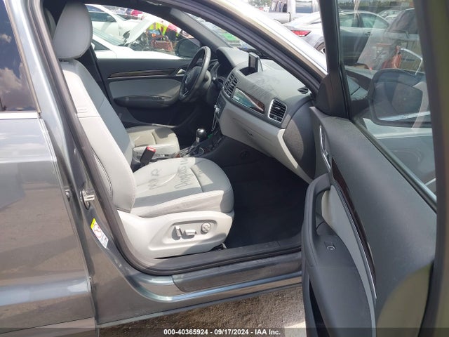 WA1EFCFS3GR002596 Audi Q3 2.0t Premium Plus