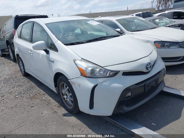 Toyota Prius V Two 2015 JTDZN3EU6FJ037272 Image 1