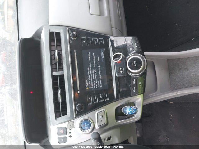 Toyota Prius V Two 2015 JTDZN3EU6FJ037272 Image 11