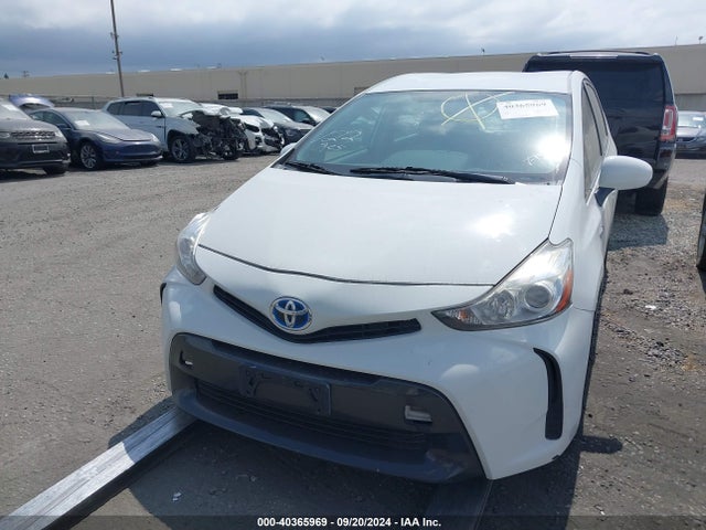 Toyota Prius V Two 2015 JTDZN3EU6FJ037272 Image 13