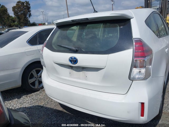 Toyota Prius V Two 2015 JTDZN3EU6FJ037272 Image 17