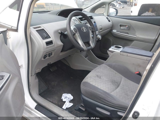 Toyota Prius V Two 2015 JTDZN3EU6FJ037272 Image 18