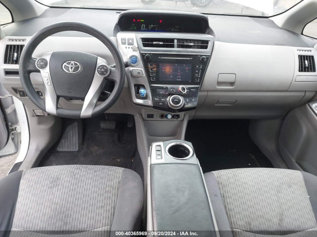Toyota Prius V Two 2015 JTDZN3EU6FJ037272 Image 22