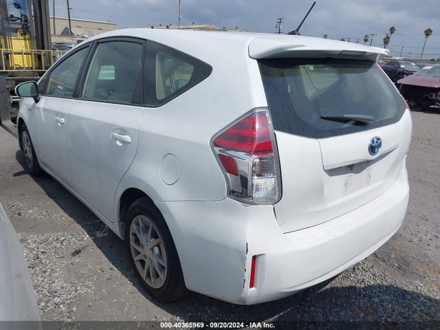 Toyota Prius V Two 2015 JTDZN3EU6FJ037272 Image 3