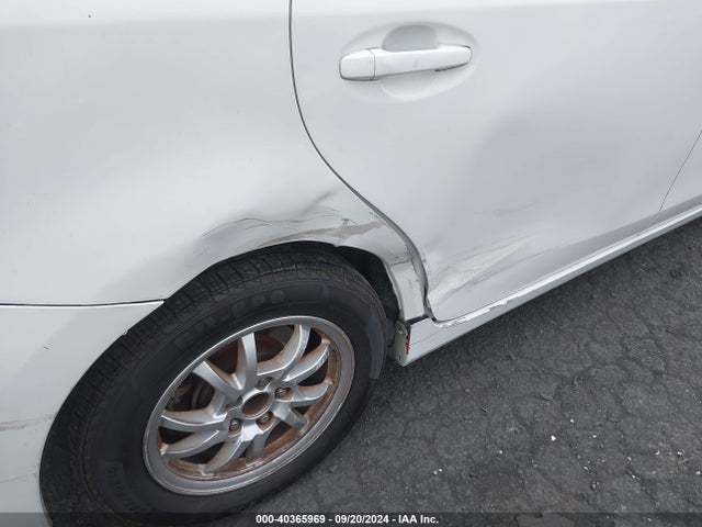 Toyota Prius V Two 2015 JTDZN3EU6FJ037272 Image 6
