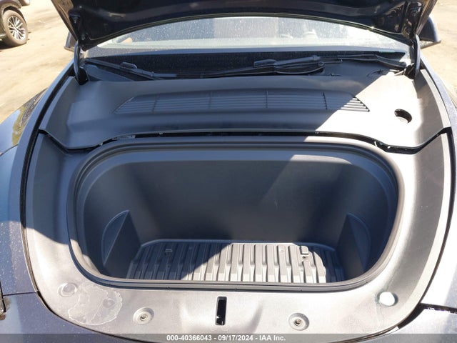 2024 TESLA MODEL Y 7SAYGDED8RF125511 Photo 9