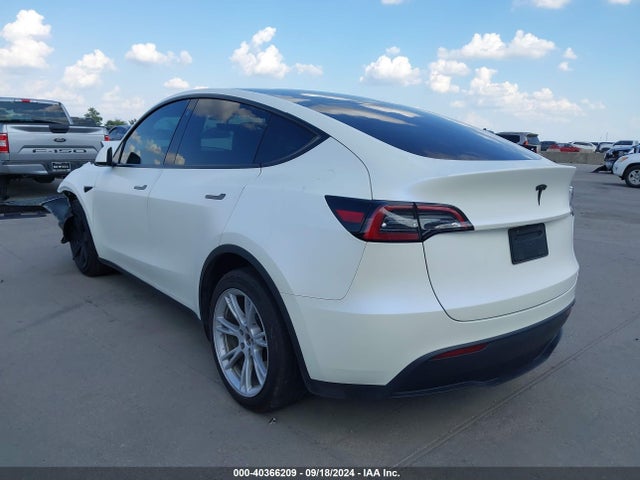 2023 TESLA MODEL Y 7SAYGDEE6PA091345 Photo 2