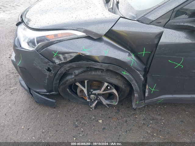 Toyota C-HR XLE 2019 NMTKHMBX2KR101011 Image 6