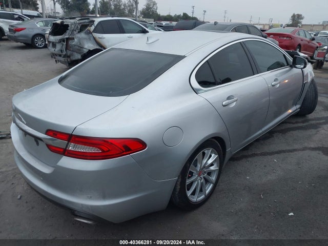 2013 JAGUAR XF SAJWA0ESXDPU02317 Photo 3