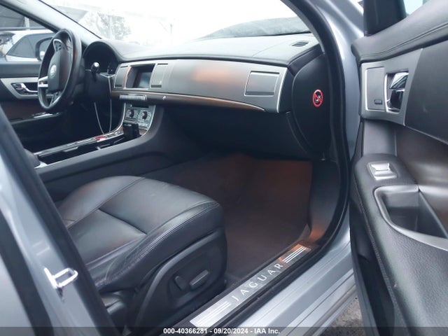 2013 JAGUAR XF SAJWA0ESXDPU02317 Photo 4