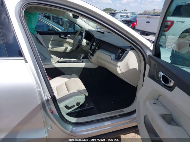 LYV102DK8KB187358 Volvo Xc60 T5 Momentum