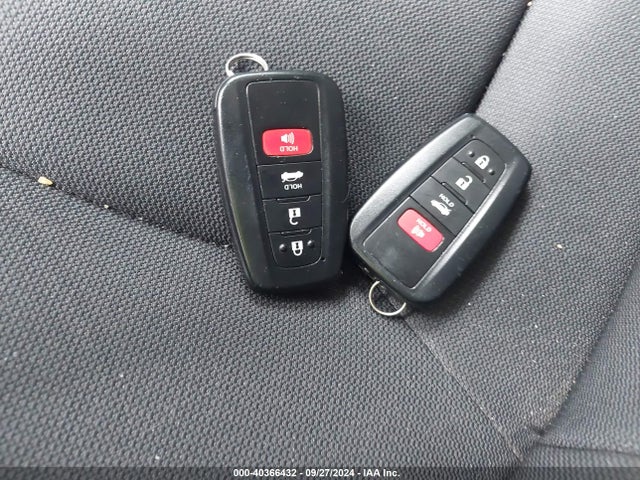 Toyota Corolla Hybrid Le 2021 JTDEAMDE8MJ006306 Image 11