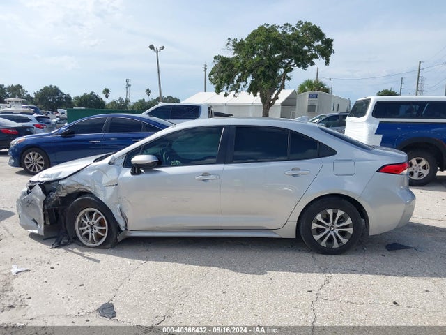 Toyota Corolla Hybrid Le 2021 JTDEAMDE8MJ006306 Image 14