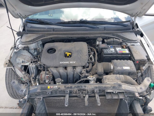 Hyundai ELANTRA SE 2017 5NPD84LF0HH095675 Image 10