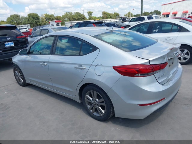 Hyundai ELANTRA SE 2017 5NPD84LF0HH095675 Image 3