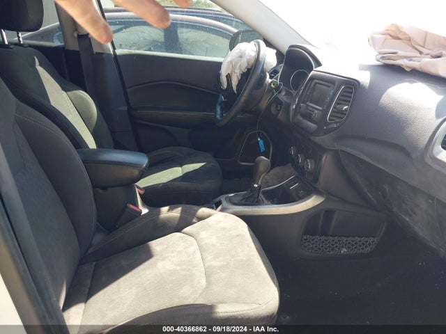 3C4NJCAB4JT226891 Jeep Compass Sport Fwd