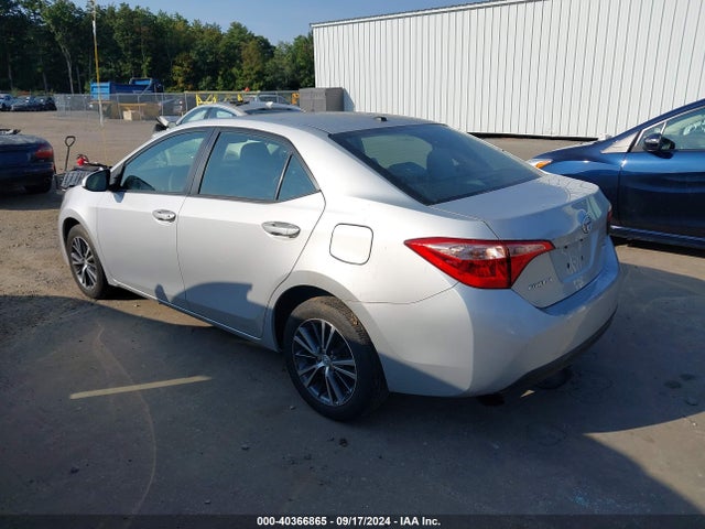 Toyota COROLLA LE 2018 2T1BURHE9JC104415 Image 3