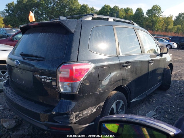 Subaru Forester 2.5i Premium 2017 JF2SJAEC9HH505385 Image 4