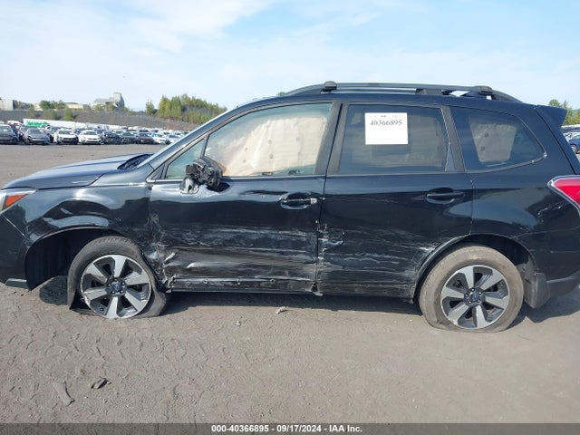 Subaru Forester 2.5i Premium 2017 JF2SJAEC9HH505385 Image 6
