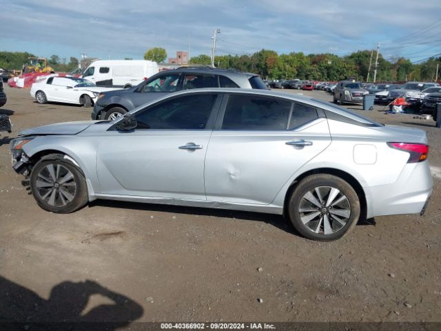 1N4BL4DW7MN371967 Nissan Altima Sv Intelligent Awd