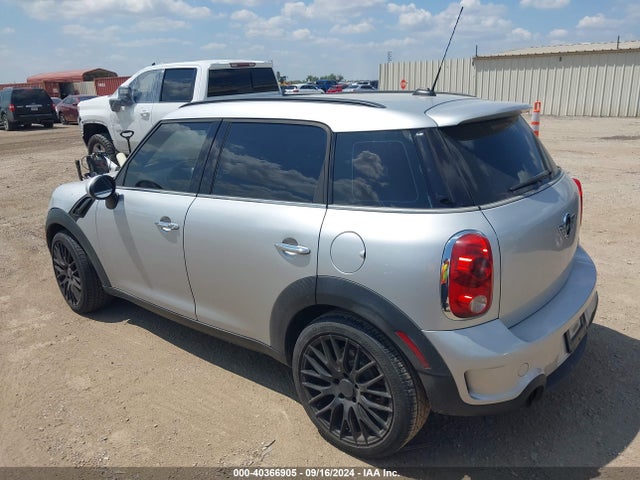 2012 MINI COOPER COUNTRYMAN WMWZC3C58CWL83823 Photo 2