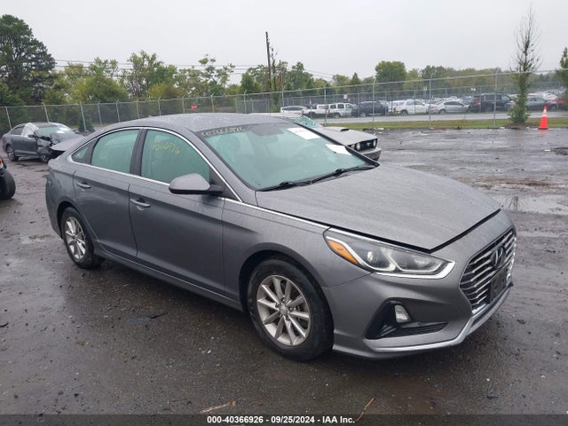 Hyundai SONATA SE 2018 5NPE24AF5JH695123 Image 1