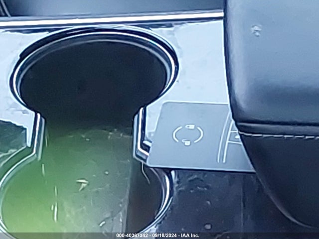 2020 TESLA MODEL Y 5YJYGDEE8LF017032 Photo 10