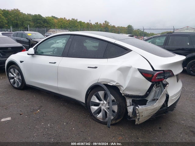 2020 TESLA MODEL Y 5YJYGDEE8LF017032 Photo 2