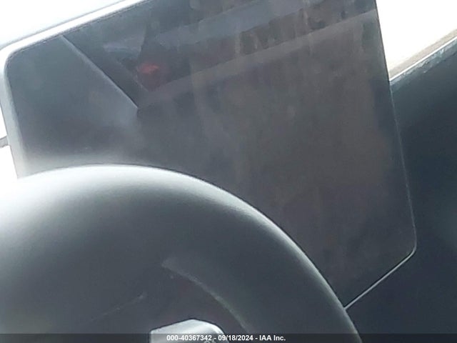 2020 TESLA MODEL Y 5YJYGDEE8LF017032 Photo 6