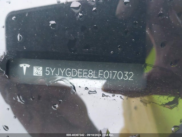2020 TESLA MODEL Y 5YJYGDEE8LF017032 Photo 8