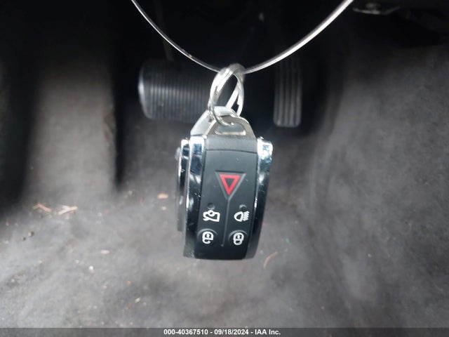 2010 JAGUAR XF SAJWA0JC8AMR49159 Photo 10