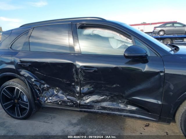 2022 PORSCHE CAYENNE WP1AF2AY2NDA44471 Photo 5