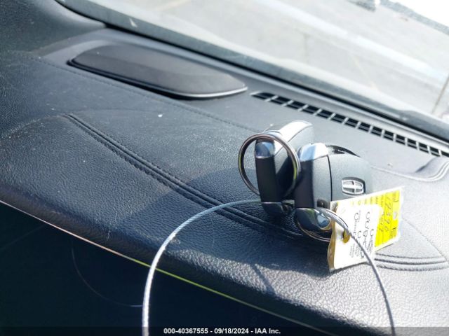 5LMCJ1C99HUL11272 Lincoln Mkc Premiere