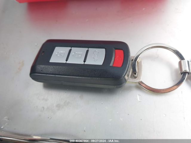 JA4AD3A3XJZ004616 Mitsubishi Outlander Sel