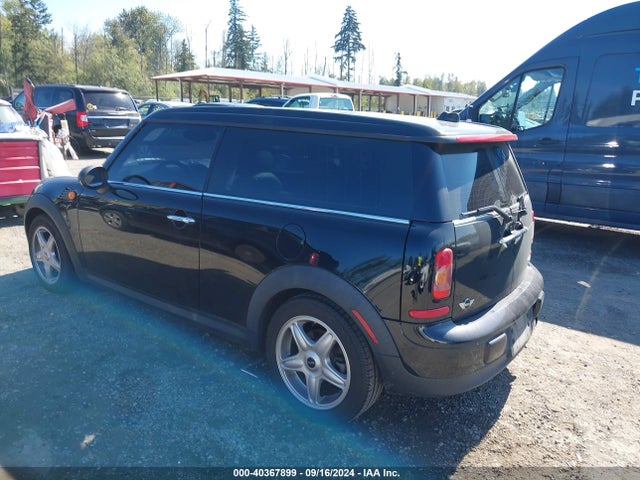 2010 MINI COOPER CLUBMAN WMWML3C54ATX37927 Photo 2