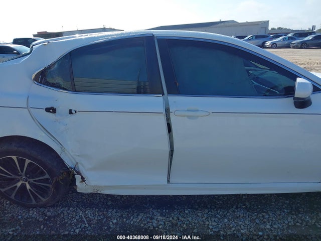 4T1B11HK0JU054874 Toyota CAMRY SE