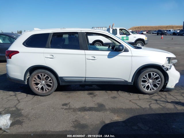 Mitsubishi Outlander Es 2018 JA4AD2A3XJZ053731 Image 14
