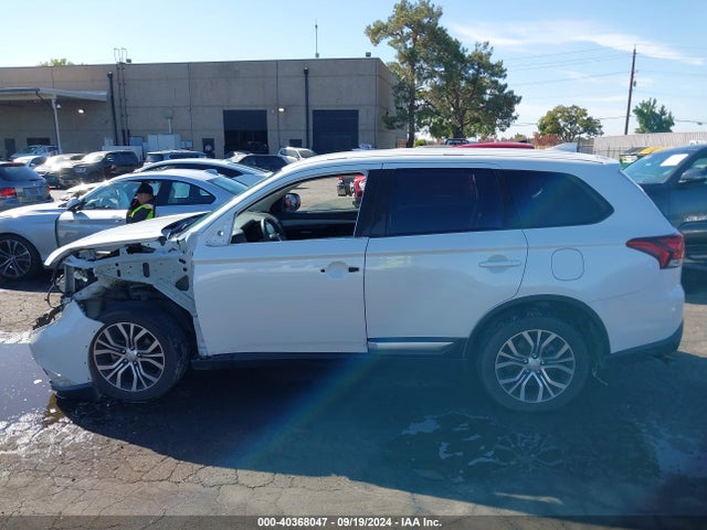 Mitsubishi Outlander Es 2018 JA4AD2A3XJZ053731 Image 15