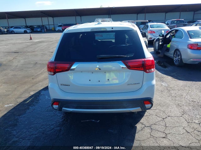 Mitsubishi Outlander Es 2018 JA4AD2A3XJZ053731 Image 17