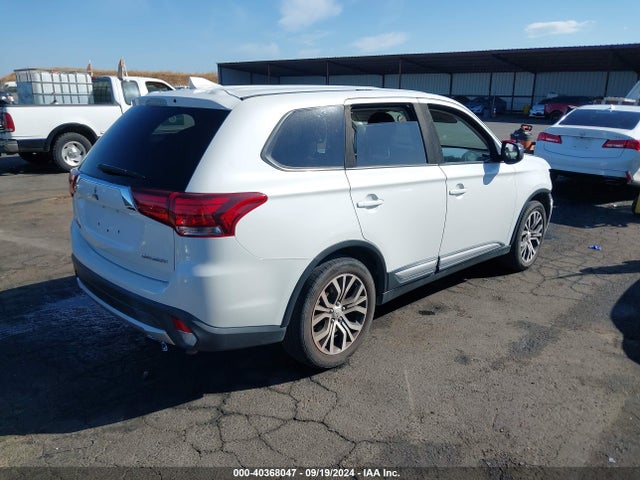 2018 MITSUBISHI OUTLANDER JA4AD2A3XJZ053731 Photo 3