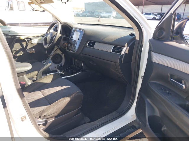 2018 MITSUBISHI OUTLANDER JA4AD2A3XJZ053731 Photo 4