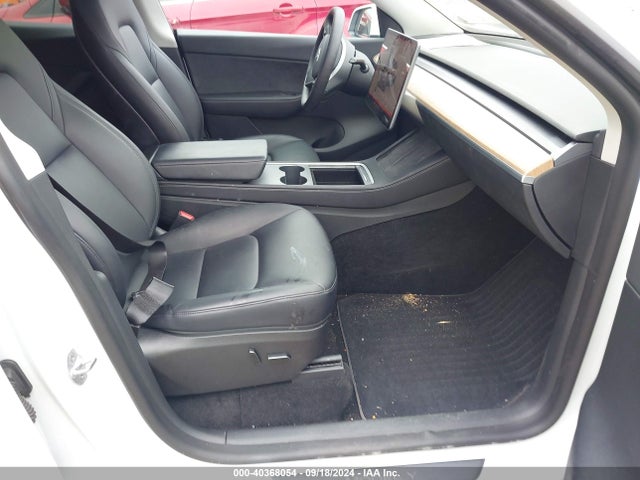 2022 TESLA MODEL Y 7SAYGDEE4NA009724 Photo 4