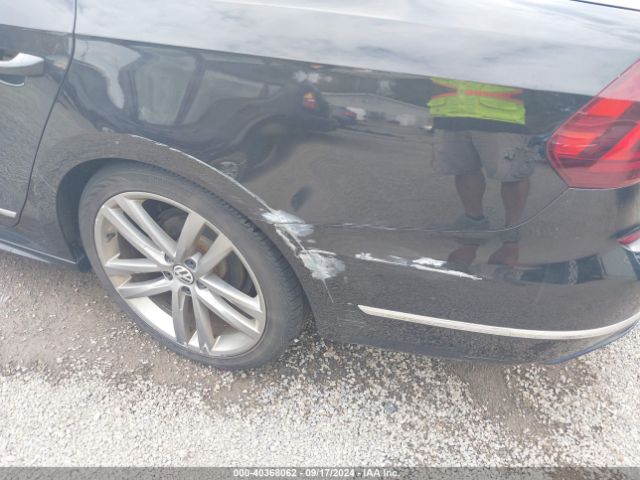 1VWDT7A33HC086258 Volkswagen Passat 1.8t R-line