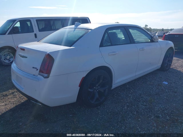 2C3CCABG5NH225820 Chrysler 300 S
