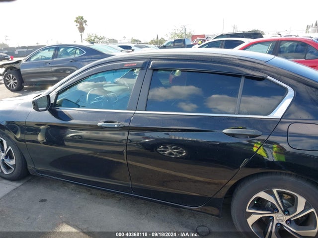 Honda ACCORD LX 2017 1HGCR2F32HA014120 Image 14