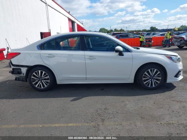 4S3BNAF67J3042886 Subaru Legacy Premium