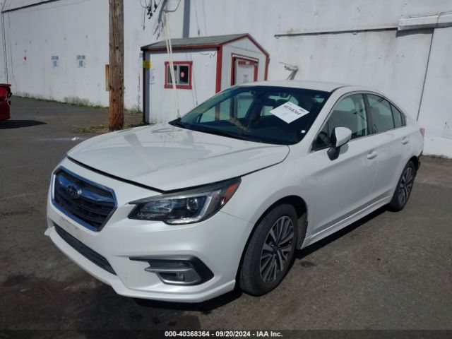 4S3BNAF67J3042886 Subaru Legacy Premium