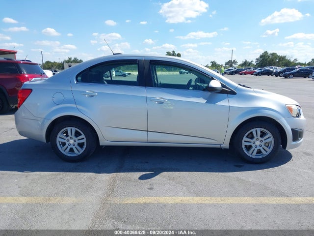 Chevrolet Sonic Lt Auto 2015 1G1JC5SG7F4112663 Image 13