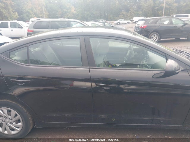 Hyundai ELANTRA SE 2018 KMHD74LF4JU442645 Image 12