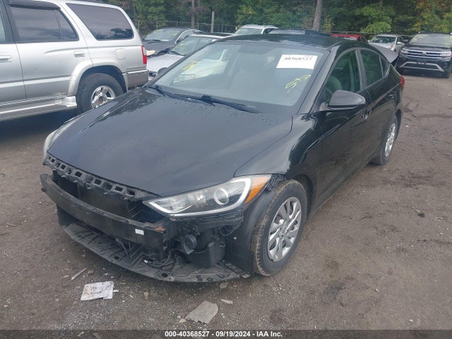 Hyundai ELANTRA SE 2018 KMHD74LF4JU442645 Image 2